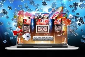 Pemandangan pertandingan sepak bola Liga 1 Indonesia yang seru dan ramai